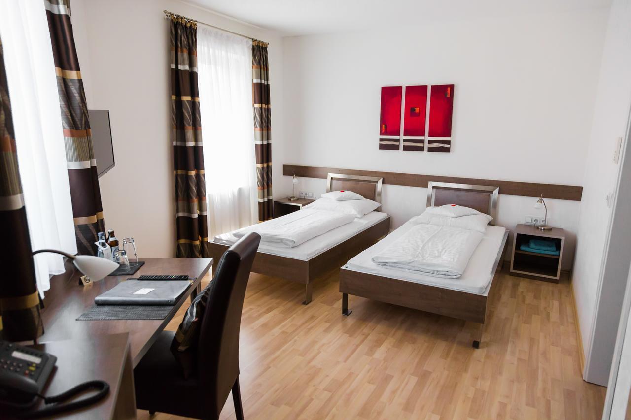 Aparthotel Othello Dingolfing Buitenkant foto